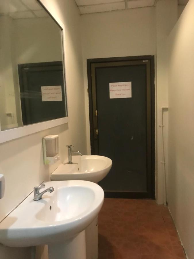 Outback1990 Hostel Hatrin Kültér fotó