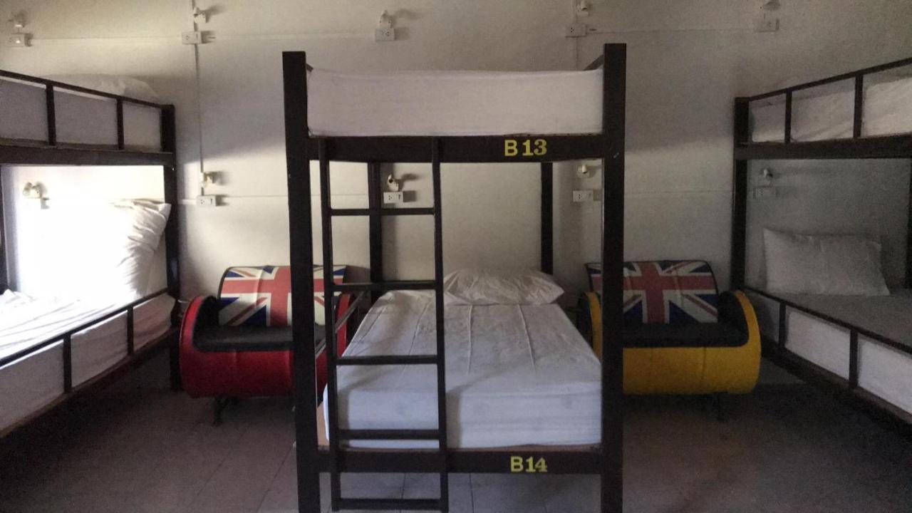 Outback1990 Hostel Hatrin Kültér fotó